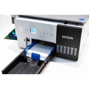 Epson SureLab SL-D500 Papierzufuhr 1200x1200